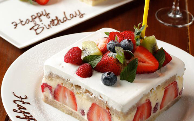 家族や友人の誕生日会をホールケーキでお祝いさせてあげたい